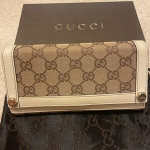 Gucci Abby DOUBLE FLAP long
Organizer wallet